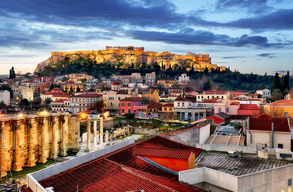 希腊雅典与雅典卫城的夜空 — 图库照片