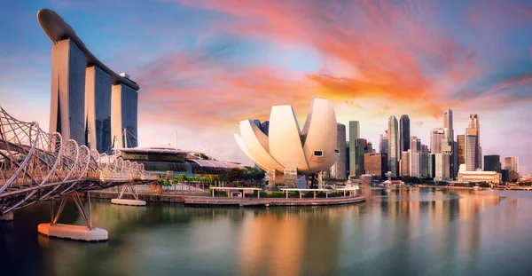 Σιγκαπούρη Πόλη Στη Μαρίνα Κατά Διάρκεια Δραματικό Ηλιοβασίλεμα — Φωτογραφία Αρχείου