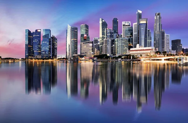 Skyline Singapur Centro Ciudad Por Noche — Foto de Stock