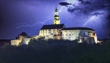 Slovakya, gece Nitra Kalesi