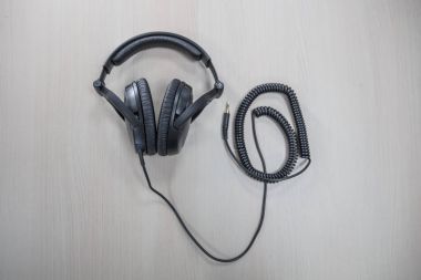 siyah profesyonel kulaklık 