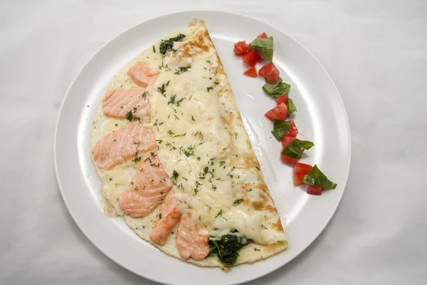 omlet Somon dilimleri ile