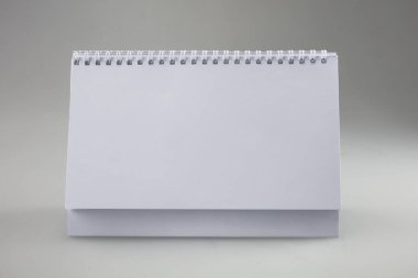 Masaüstü takvim üzerinde bir bahar alay