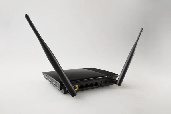 Router Negro Con Dos Antenas — Foto de Stock