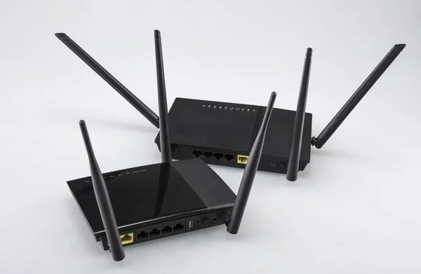 Dos Routers Con Dos Cuatro Antenas — Foto de Stock