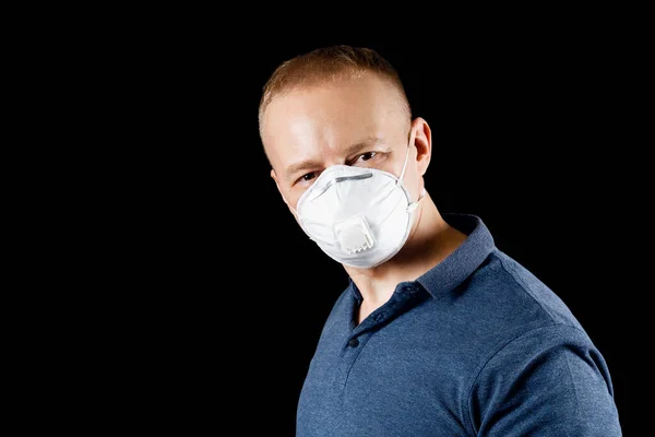 Man Protective Mask Isolated Black Background Antivirus Protection — Stock Photo, Image