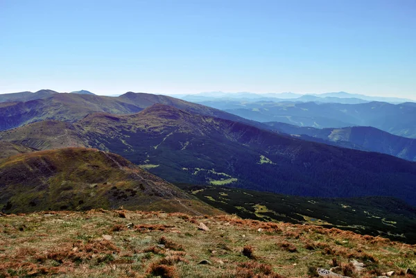 Krásná Horská Krajina Pohled Vrcholu Hory — Stock fotografie