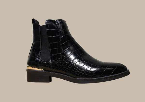 Botas Piel Python Negra Para Mujer Con Acento Dorado Aislado —  Fotos de Stock