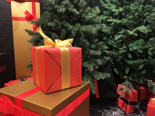Різдвяний Фон Подарунковими Коробками Підготовка Свят Різні Різдвяні Подарунки Великими — стокове фото