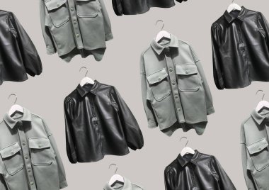 Kabarık kollu siyah deri gömlekli kolaj ve gri arkaplandaki askıda cepleri olan yeşil sentetik tişörtler. Kıyafet kompozisyonu. Moda kıyafet kolajı. Desen