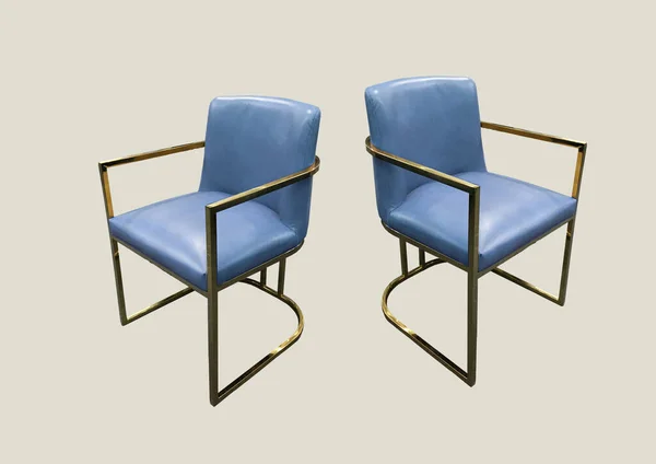 Κομψή Σχεδιαστής Μπλε Δερμάτινες Καρέκλες Χρυσή Βάση Που Απομονώνονται Καφέ — Φωτογραφία Αρχείου