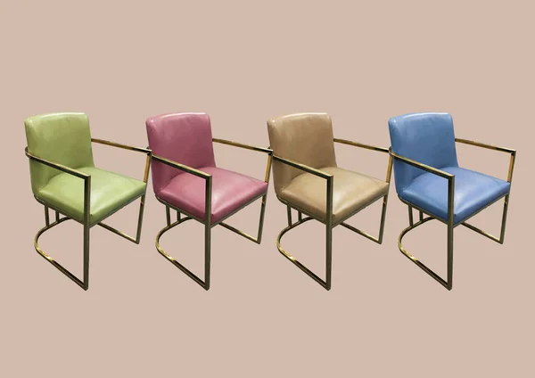 Стильные Дизайнерские Цветные Кожаные Кресла Золотой Основой Бежевом Фоне Острые — стоковое фото