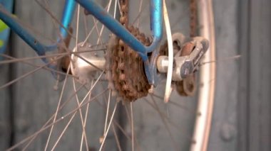 Terk edilmiş bici vieja trastero