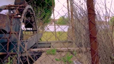 Campo de Flores Pozo y valla