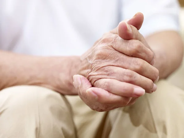 Hands of a senior man — Stock Photo, Image