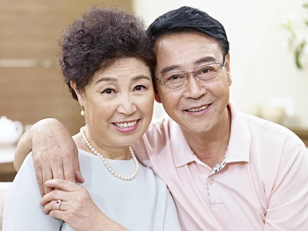 Portrait of senior asian couple — Stock Photo, Image