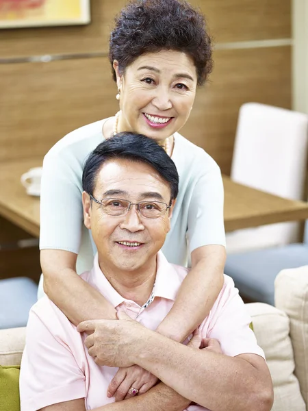 Portrait of a happy senior couple — Stock Photo, Image