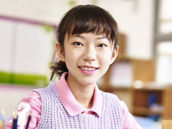 Портрет студента азіатської початкової школи — стокове фото
