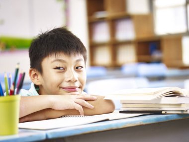 Asya ilköğretim okulu öğrenci