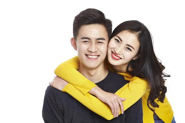 Retrato de jovem asiático casal — Fotografia de Stock