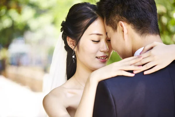 새로 결혼 하는 사랑 아시아 — 스톡 사진