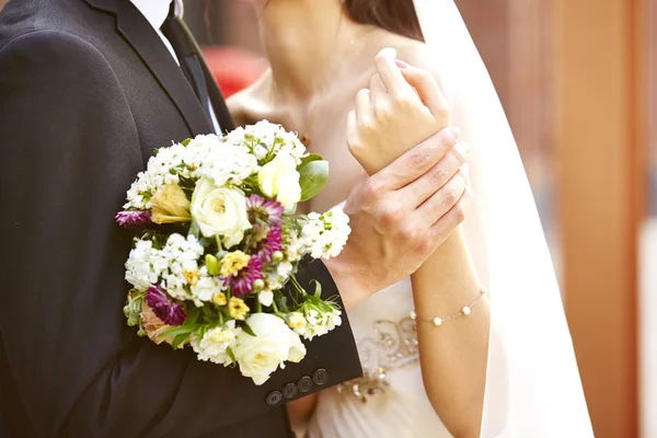 Novia y novio en la boda — Foto de Stock