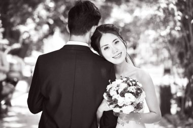 Asya çift evleniyor