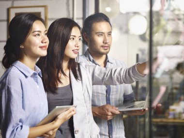 Genç Girişimciler birlikte çalışma yapma iş planları