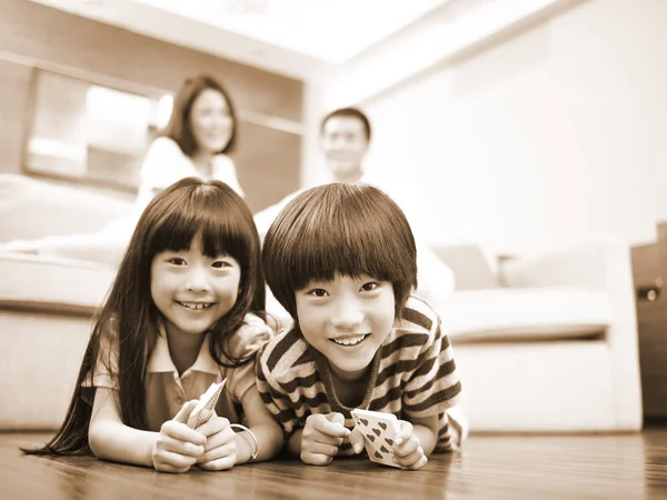Portrait of a pair of asian brother and sister — Stock Photo, Image