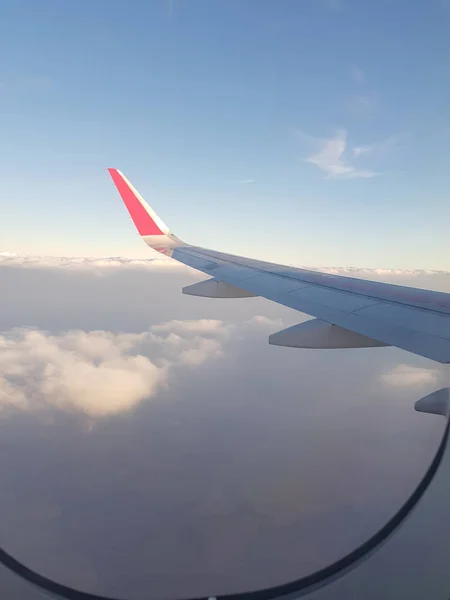 Lucht Met Wolken Vliegtuigvleugel — Stockfoto