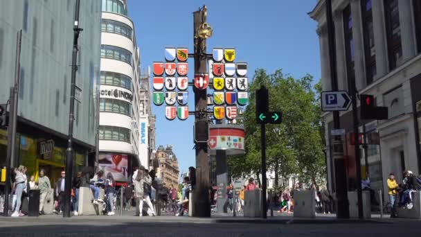 Swiss Glockenspiel Landmark Londra Simbolo Lunga Amicizia Tra Svizzera Regno — Video Stock