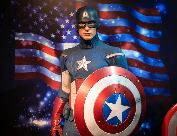 泰国曼谷 2019年11月29日 好莱坞演员克里斯 埃文斯 Chris Evans 在杜莎夫人蜡像馆 Madame Tussaud 创作的美国上尉蜡像 — 图库照片