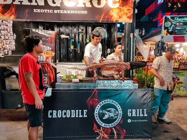 Phuket Thailand November 2019 Grilled Crocodile Put Display Sale Street — Stock Photo, Image