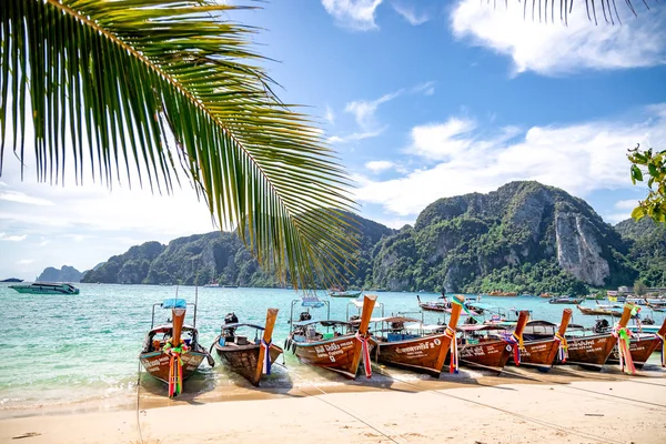 Phi Phi Island Thailand November 2019 Traditionelle Hölzerne Longtail Boote — Stockfoto