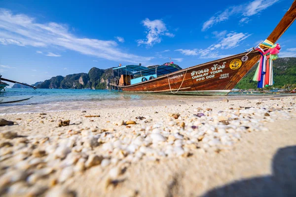 Phi Phi Island Tailandia Noviembre 2019 Barcos Cola Larga Madera — Foto de Stock