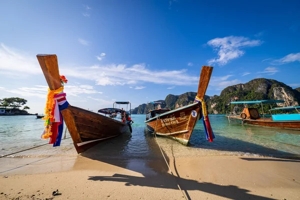 Phi Phi Island Thailand November 2019 Traditionelle Hölzerne Longtail Boote — Stockfoto