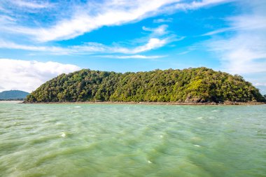 Phuket, Tayland açıklarında Andaman Denizi 'nde bir ada..
