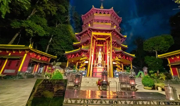 Kuan Bodhisattva Compaixão Misericórdia Santuário Templo Caverna Tigre Cidade Krabi — Fotografia de Stock