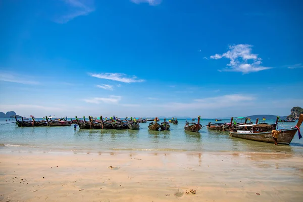 Ciudad Krabi Tailandia Noviembre 2019 Barcos Cola Larga Tradicionales Estacionados — Foto de Stock