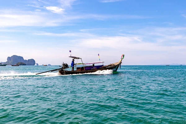 Ciudad Krabi Tailandia Noviembre 2019 Turistas Navegando Barco Cola Larga — Foto de Stock