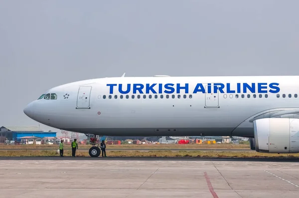Kathmandu Nepal Noviembre 2019 Boeing 777Er Turkish Airlines Espera Autorización — Foto de Stock