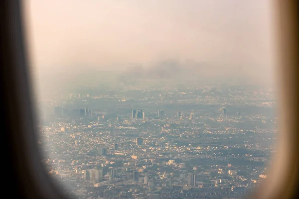 Vista Bangkok Skyline Uma Janela Avião Durante Nascer Sol — Fotografia de Stock