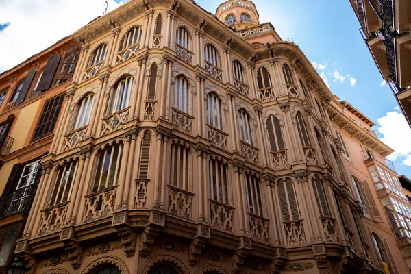 Beautiful old buildings in the historic city of plama de mallorca, spain — Stockfoto