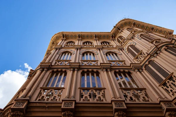 Beaux bâtiments anciens dans la ville historique de plama de mallorca, espagne — Photo