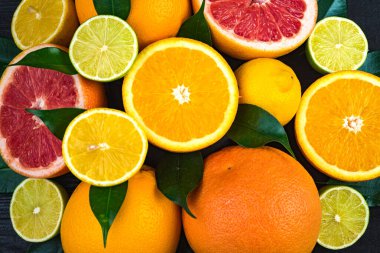 Portakal dağı, greyfurt, limon ve limon. Yukarıdan görünüm.