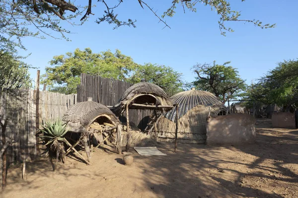 Sudáfrica Zulu Casas Gente Local Día Soleado Invierno — Foto de Stock
