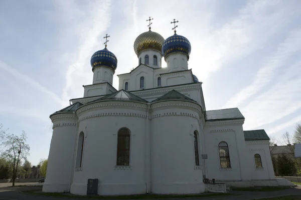 白俄罗斯Bobruisk东正教会在阳光灿烂的夏日 免版税图库图片