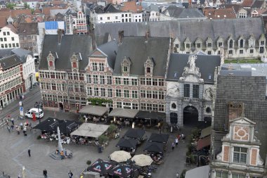 Bulutlu bir yaz gününde Belçika Gent Manzarası