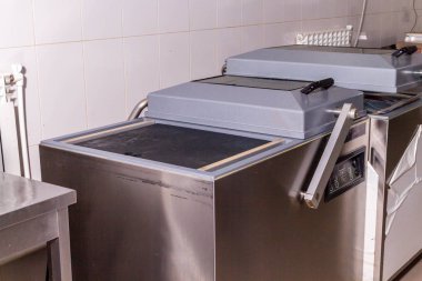 Balık üretimi. Polietilen ürünlerle ambalajlama aygıtı