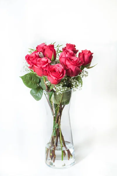 Rosas rojas como regalo —  Fotos de Stock